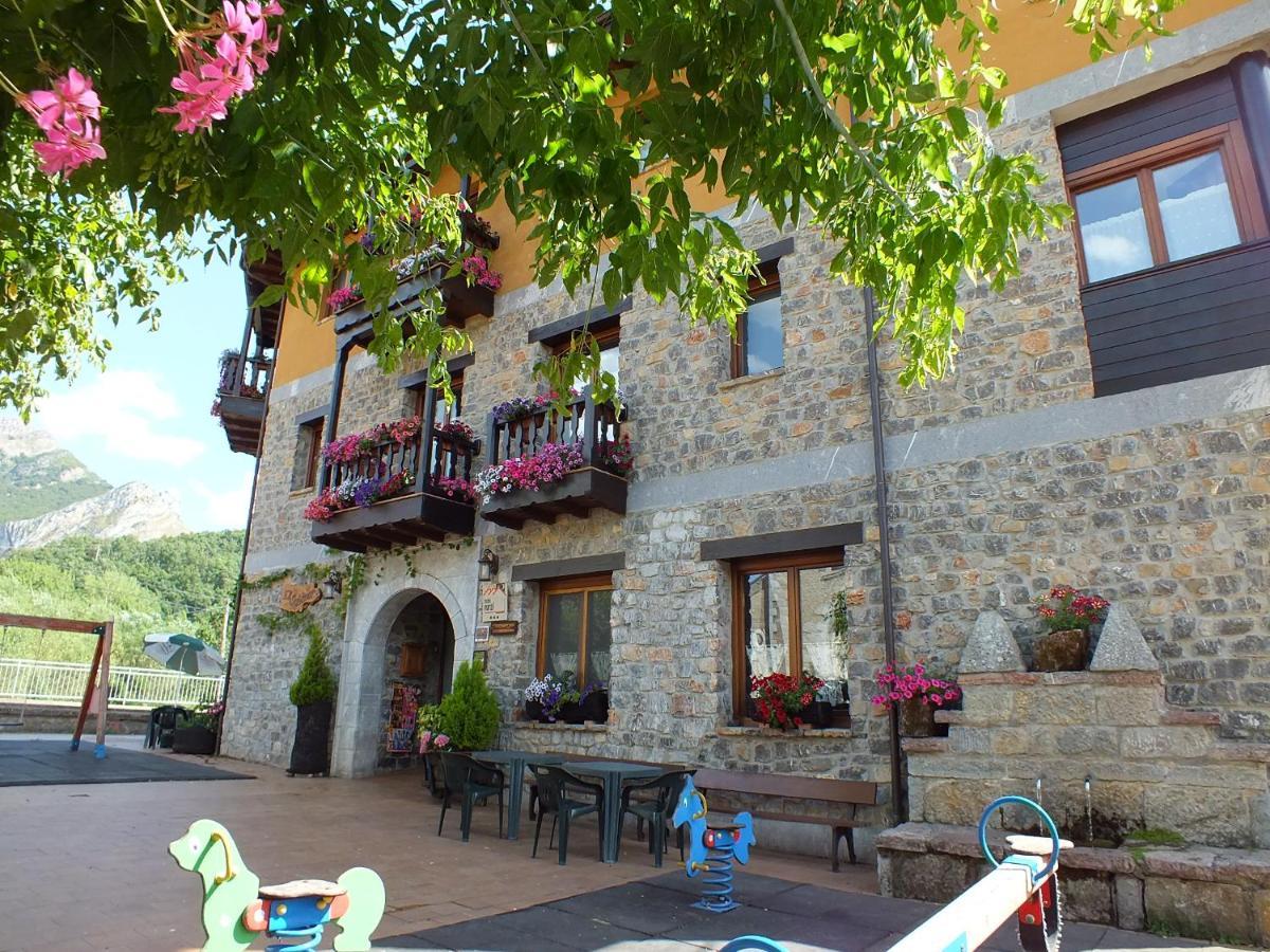 Hotel Rural El Sabinar Cremenes Bagian luar foto