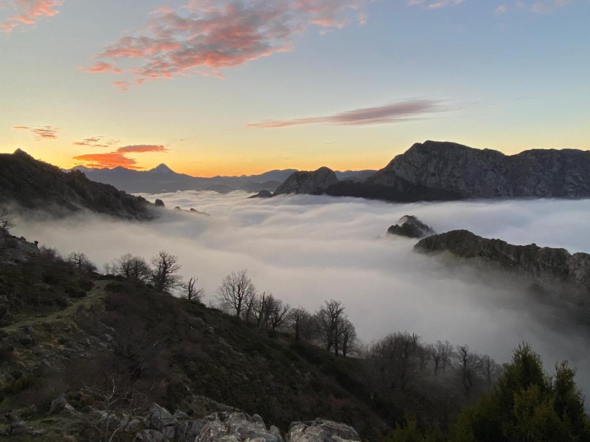 Hotel Rural El Sabinar Cremenes Bagian luar foto